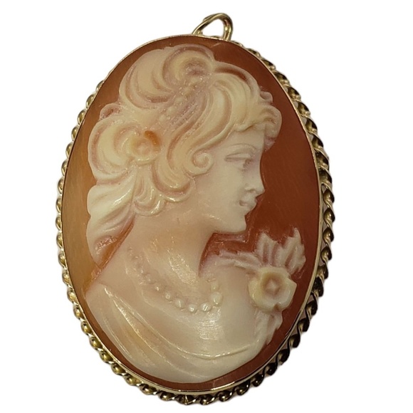 Vintage 14 Karat Yellow Gold Cameo Brooch/Pendant #13079 - Picture 1 of 6